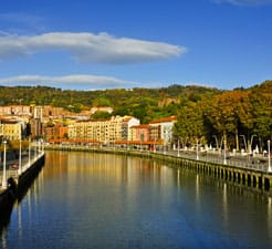 Näin varaat lautan satamaan Bilbao