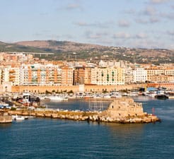 Näin varaat lautan satamaan Civitavecchia