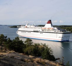 Näin varaat lautan satamaan Nynäshamn