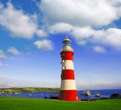 Näin varaat lautan satamaan Plymouth
