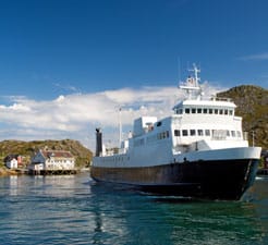 Näin varaat lautan satamaan Stavanger
